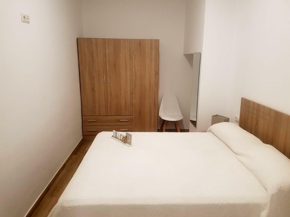 Apartments Naty Beach Malaga Bagian luar foto