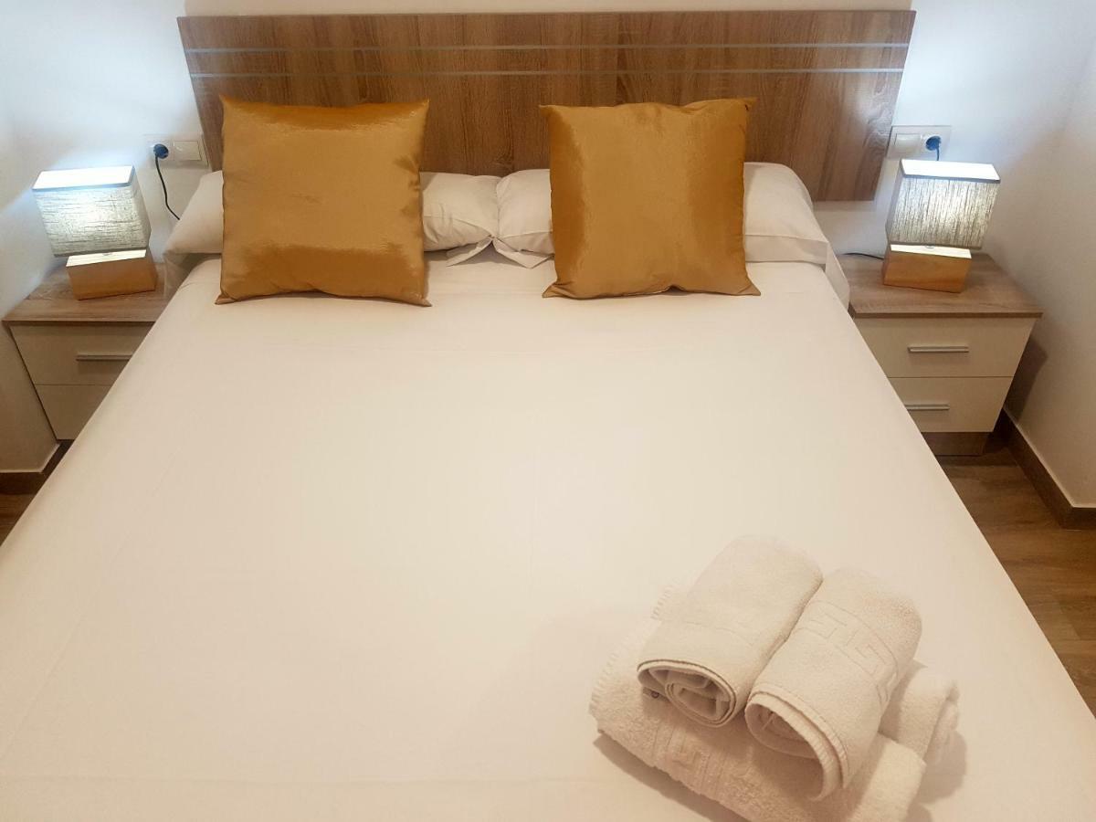 Apartments Naty Beach Malaga Bagian luar foto