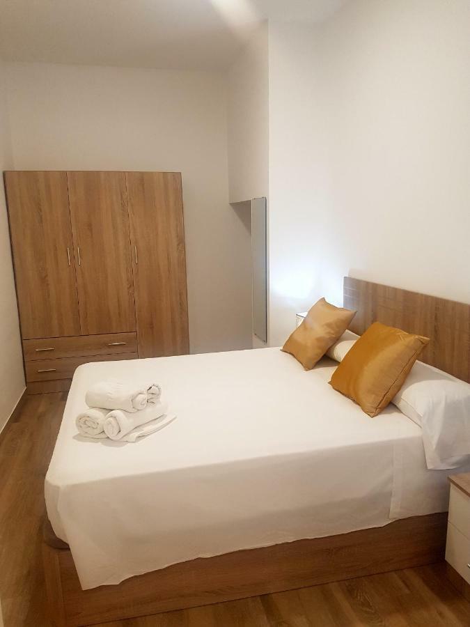 Apartments Naty Beach Malaga Bagian luar foto