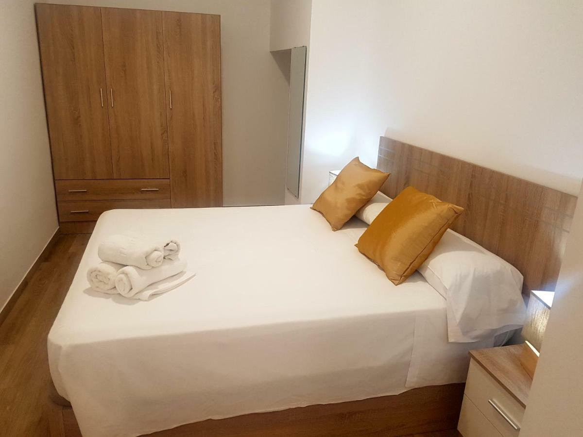 Apartments Naty Beach Malaga Bagian luar foto